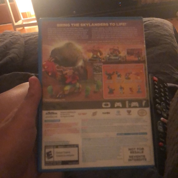 rise of the guardians ages 10+ and Skylanders 10+. - Picture 8 of 8